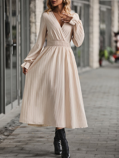 Elegante vestido midi con escote en V para mujer, color liso, cintura fruncida con detalle de cinturón, manga larga, lavable a máquina, perfecto para todas las estaciones