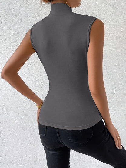 Blusa cruzada fruncida de color sólido vibrante: elegante, ajustada, sin mangas, ropa de mujer perfecta para el verano: cómoda, transpirable y con estilo