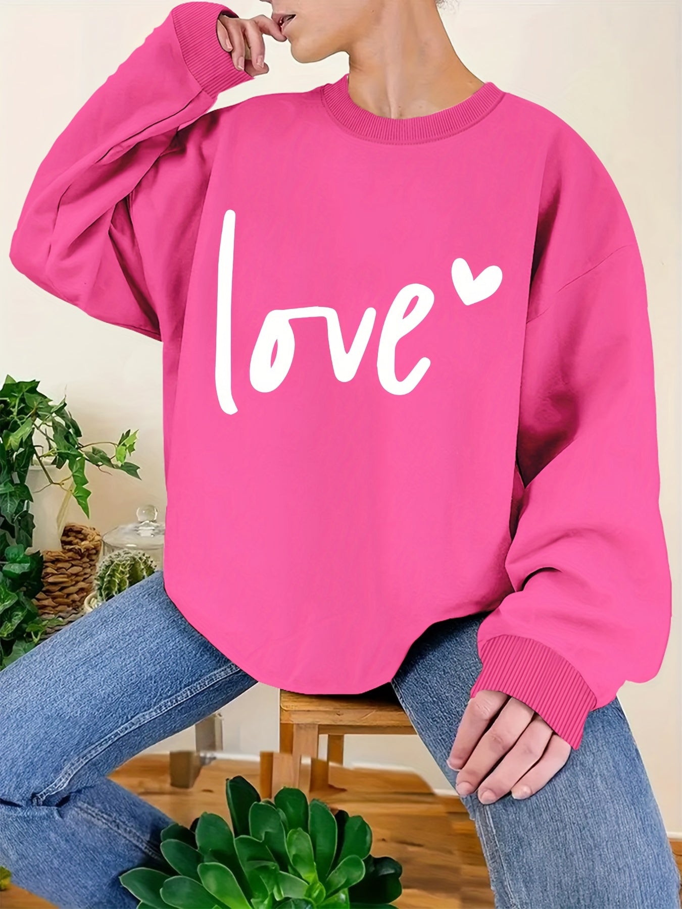 Plus Size Love Print Sweatshirt, Casual Long Sleeve Crew Neck Pullover Sweatshirt