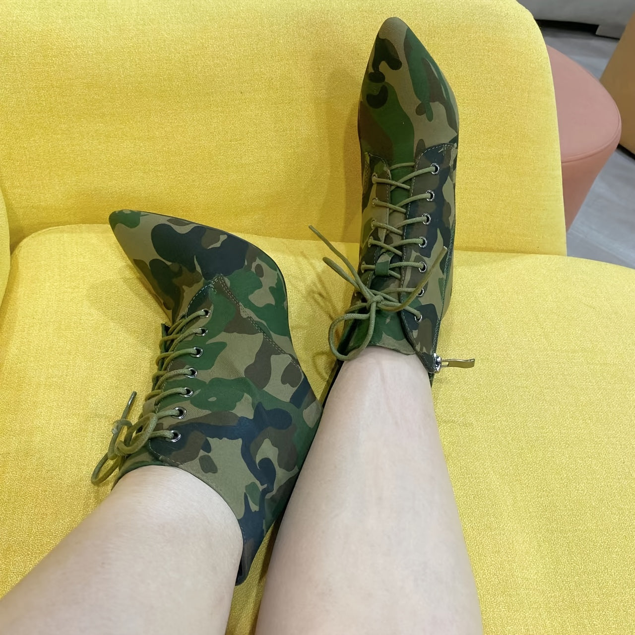 Botines elegantes de alta costura para damas con tacón de aguja de metal con diseño de camuflaje salvaje