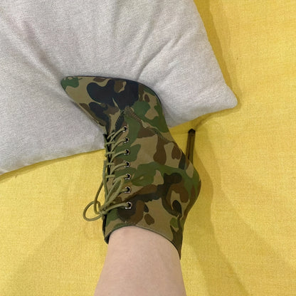 Botines elegantes de alta costura para damas con tacón de aguja de metal con diseño de camuflaje salvaje