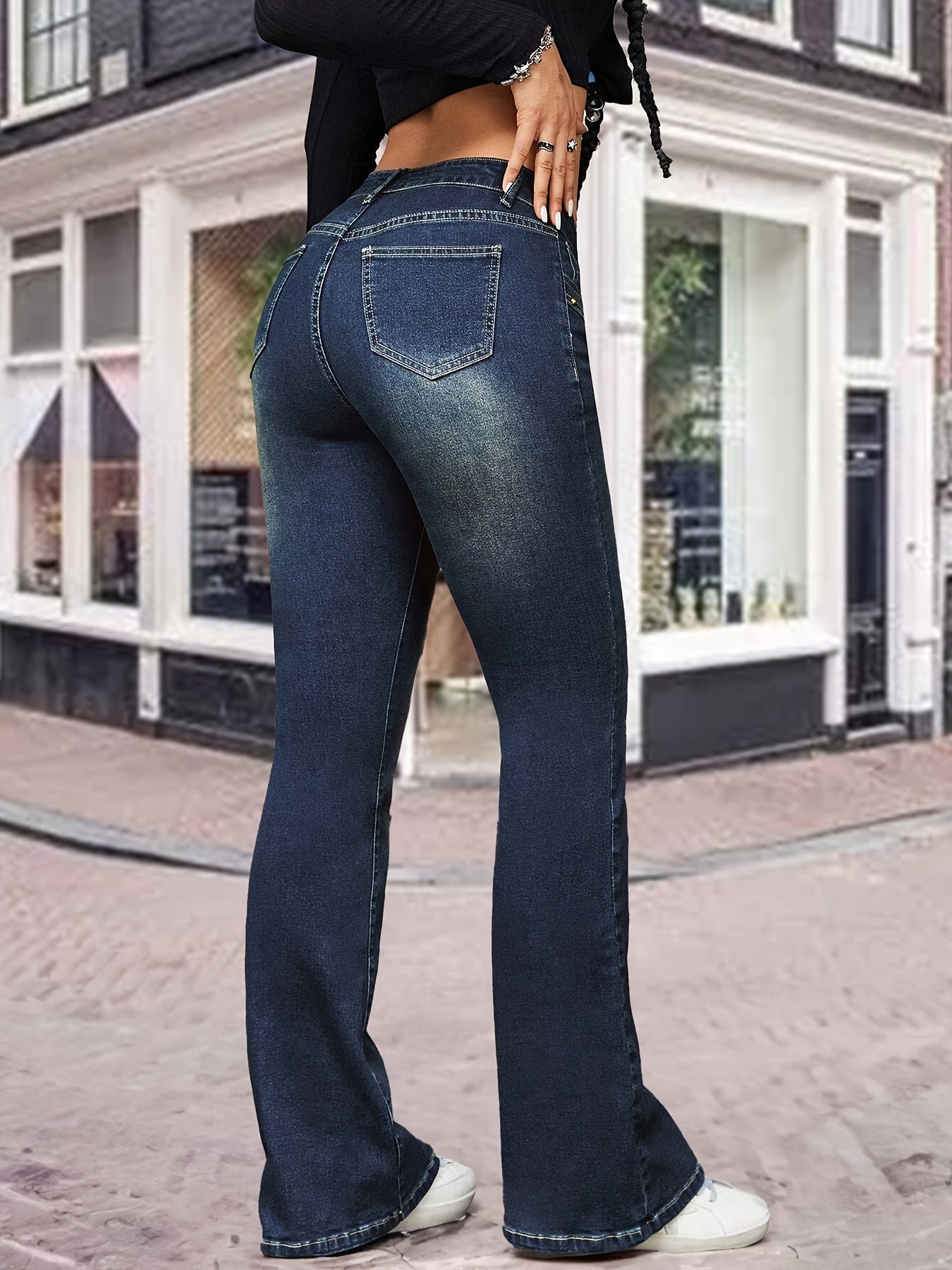 Plus Size Women's High-Waist Flared Denim Jeans with Pocket Detail and Stretchy Fit for Casual Chic Streetwear