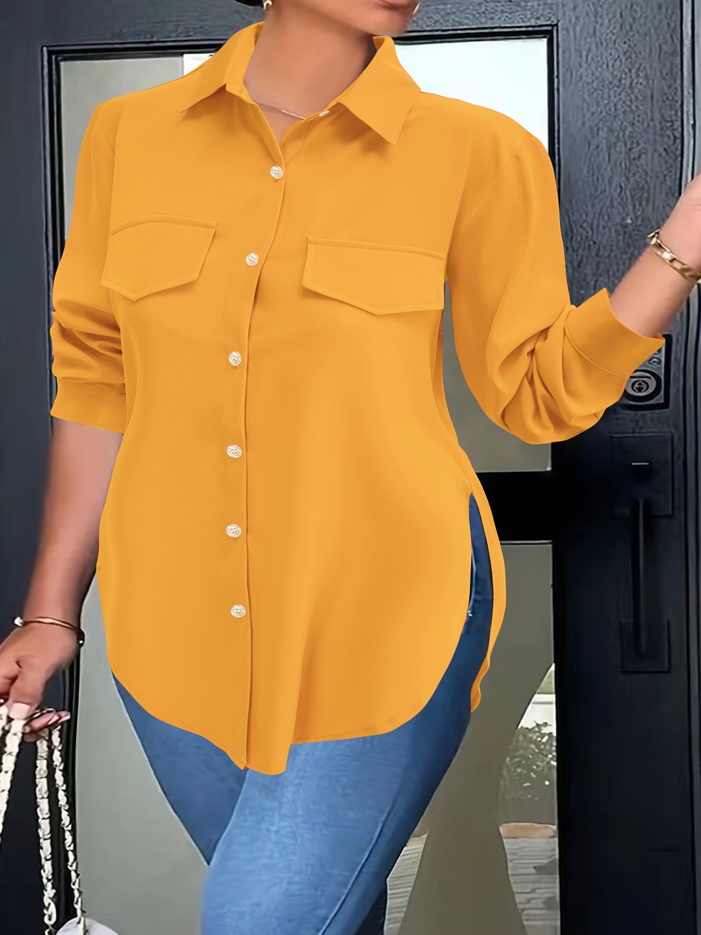 Blusa elegante de talla grande con dobladillo curvo, diseño de cuello con botones suaves en la parte delantera, ropa informal cómoda para primavera, ropa favorecedora de talla grande para mujer para el trabajo o la vida diaria