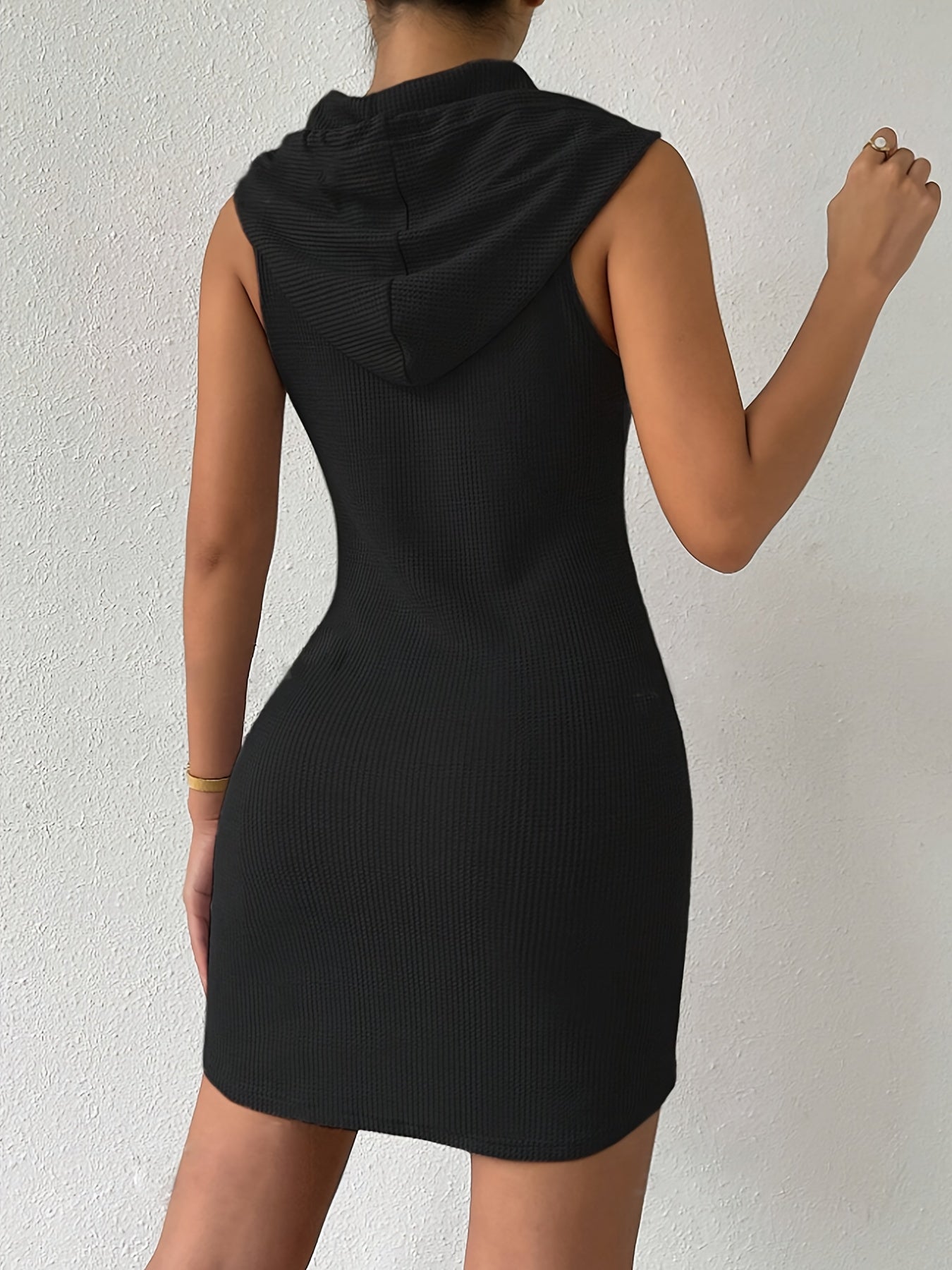 Elegante vestido con capucha de punto gofre de color liso - Estilo de tirantes con cordón versátil para primavera y verano - Comodidad suave, elegancia informal - Moda femenina para todos los días