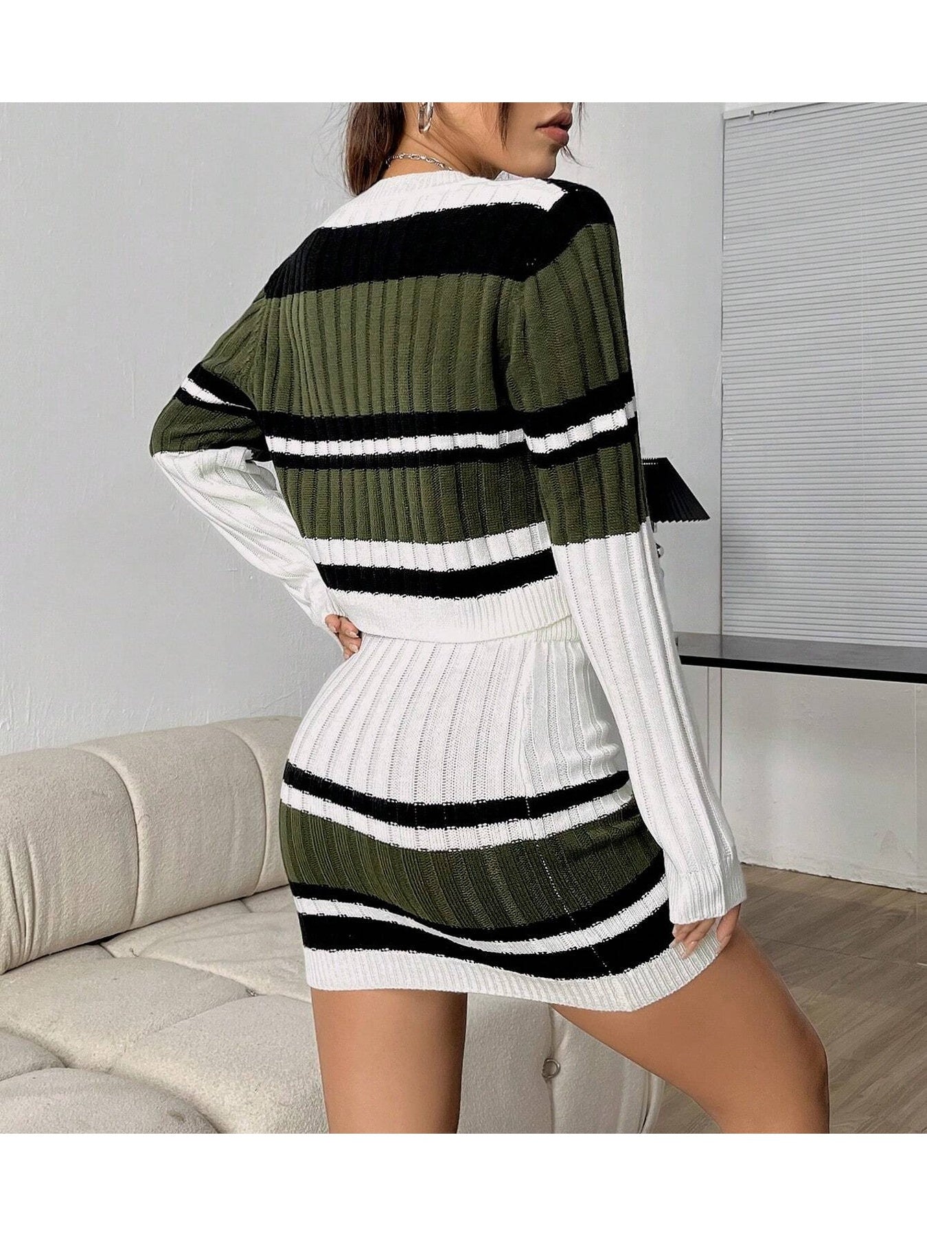 Round Neck Knitted Sweater And Bodycon Skirt Two-Piece Set