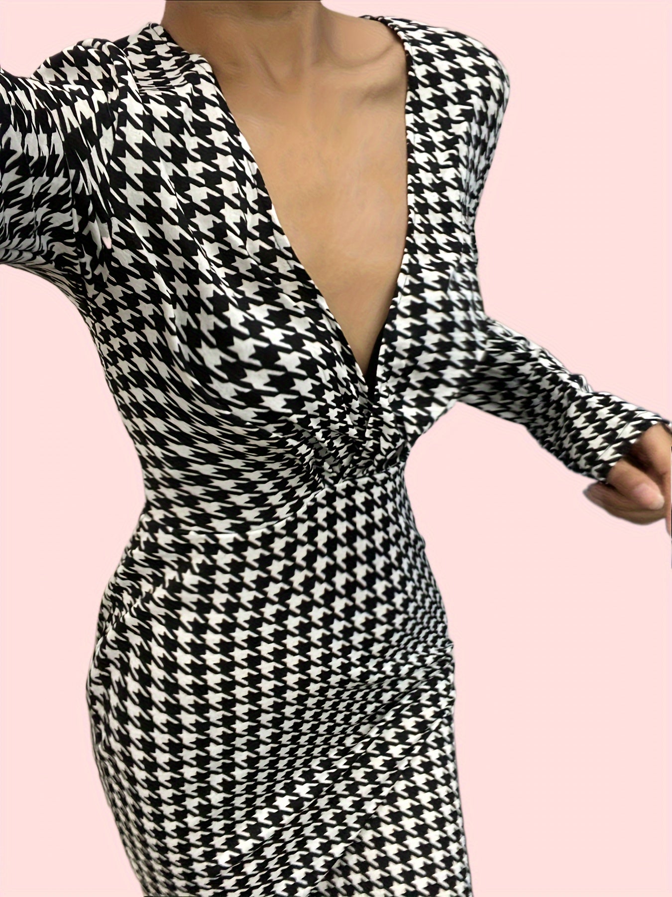 Stunning Plus Size Houndstooth Print Bodycon Dress - Plus Size Dresses - Long Sleeve, V Neck, Elegant