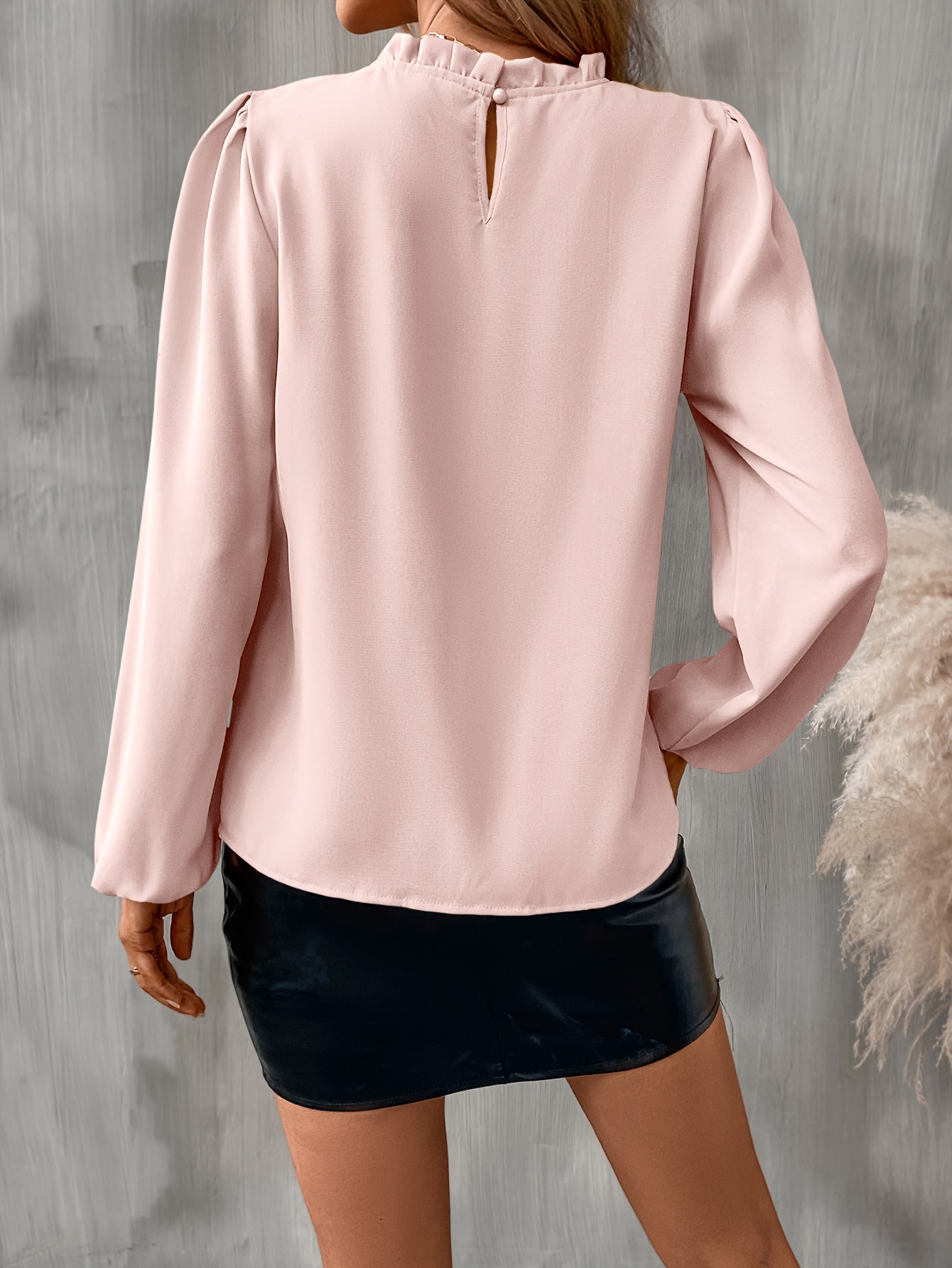 Blusa con mangas abullonadas de un solo color, cuello redondo con volantes, corte relajado, tejido transpirable, perfecta para primavera y verano, ropa informal de mujer para uso diario