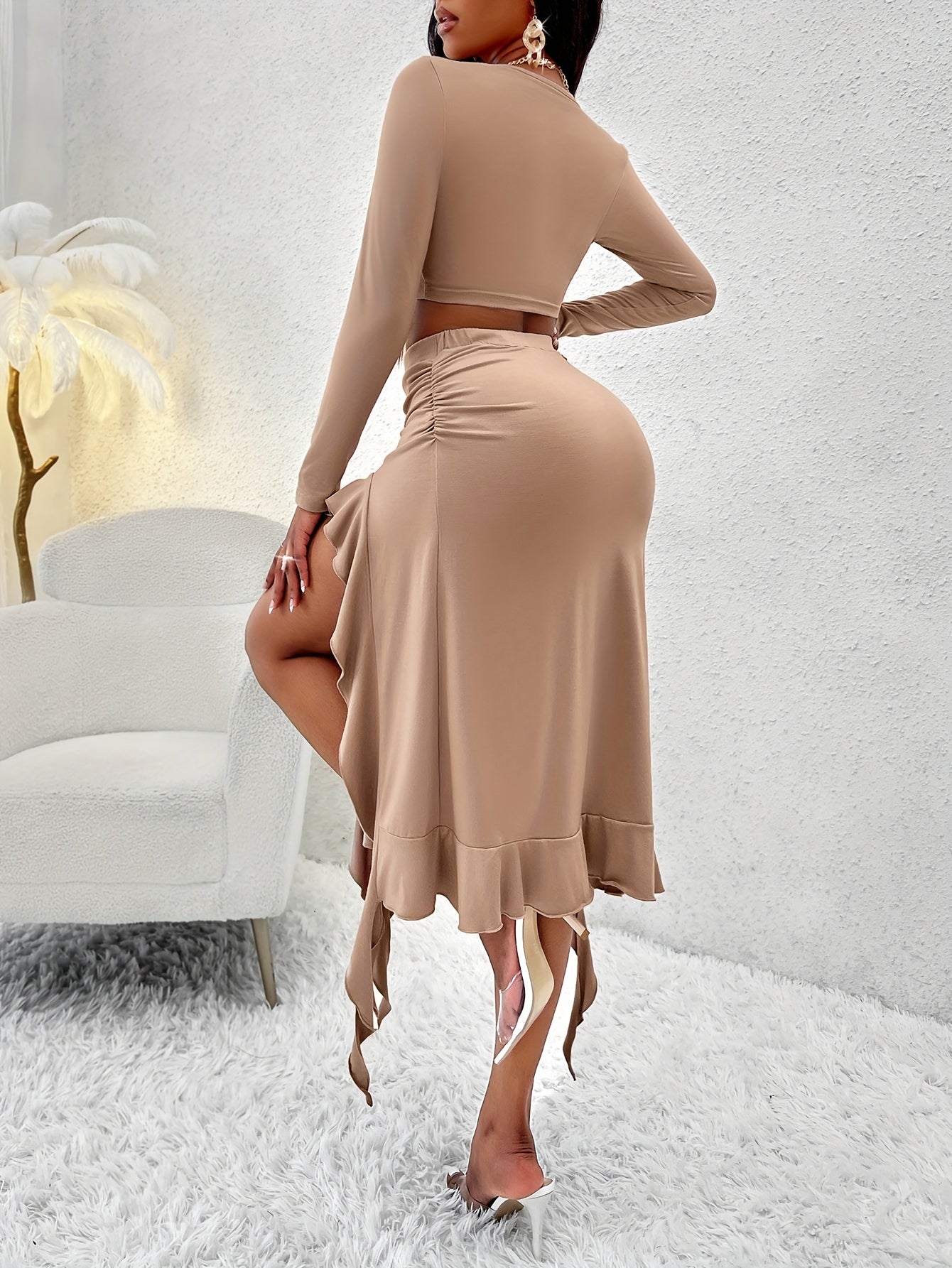 Elegant Solid Color Women's Outfit - Long Sleeve Crew Neck Top & Ruffle Hem Skirt Set